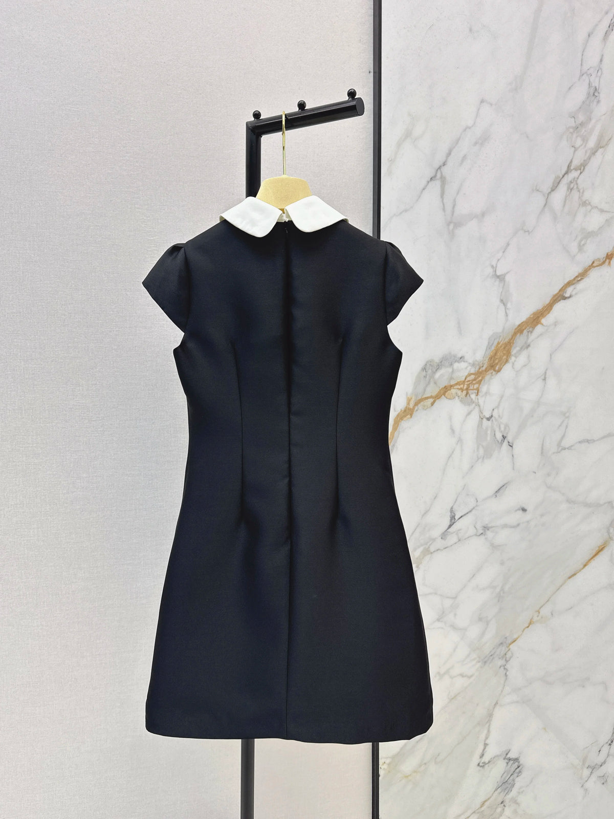 2026 New Color Block Lapel Puff Sleeve Dress Ladylike Style Suitable For commuting And parties Slim Waist Design