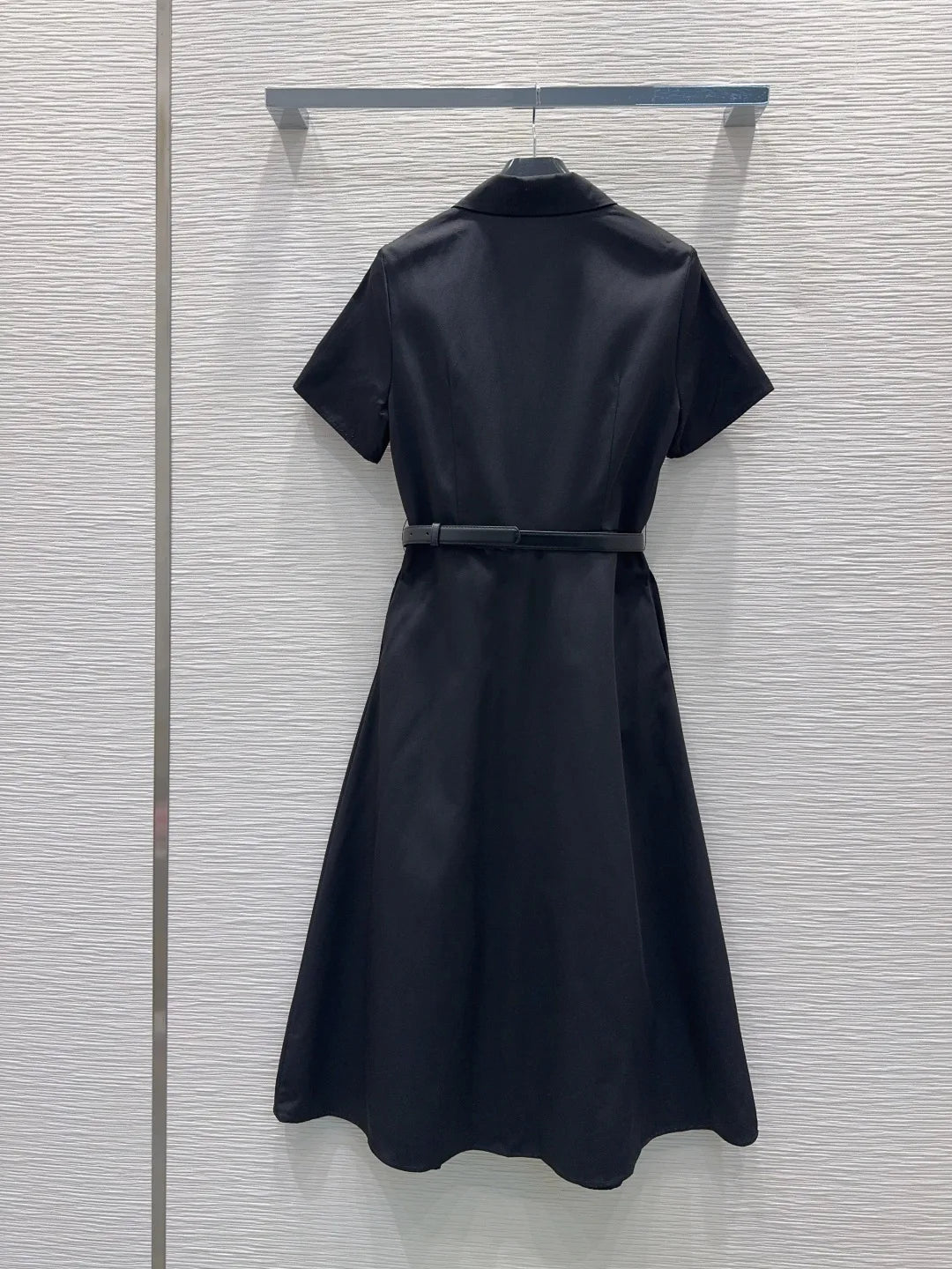 2026 Spring New Arrival French-Style Ladylike Shirt Dress — Waist-Defining Slimming Mid-Length Skirt With An Elegant Flared Hem