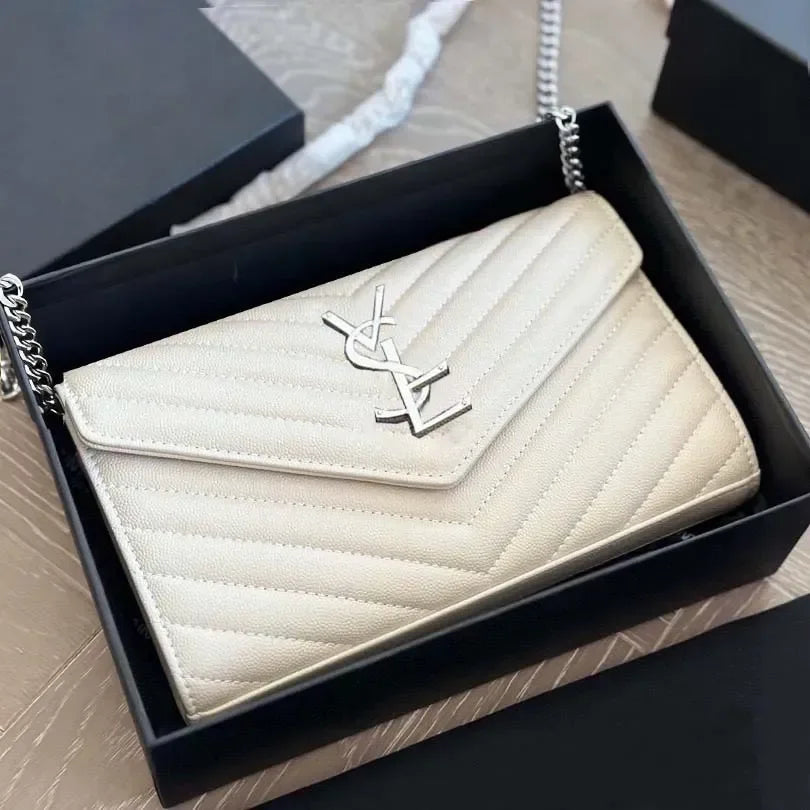 Everyday Evening crossbody bag Gold chain strap bag Clutch bag Travel-friendly compact bag Convertible bag women's bag