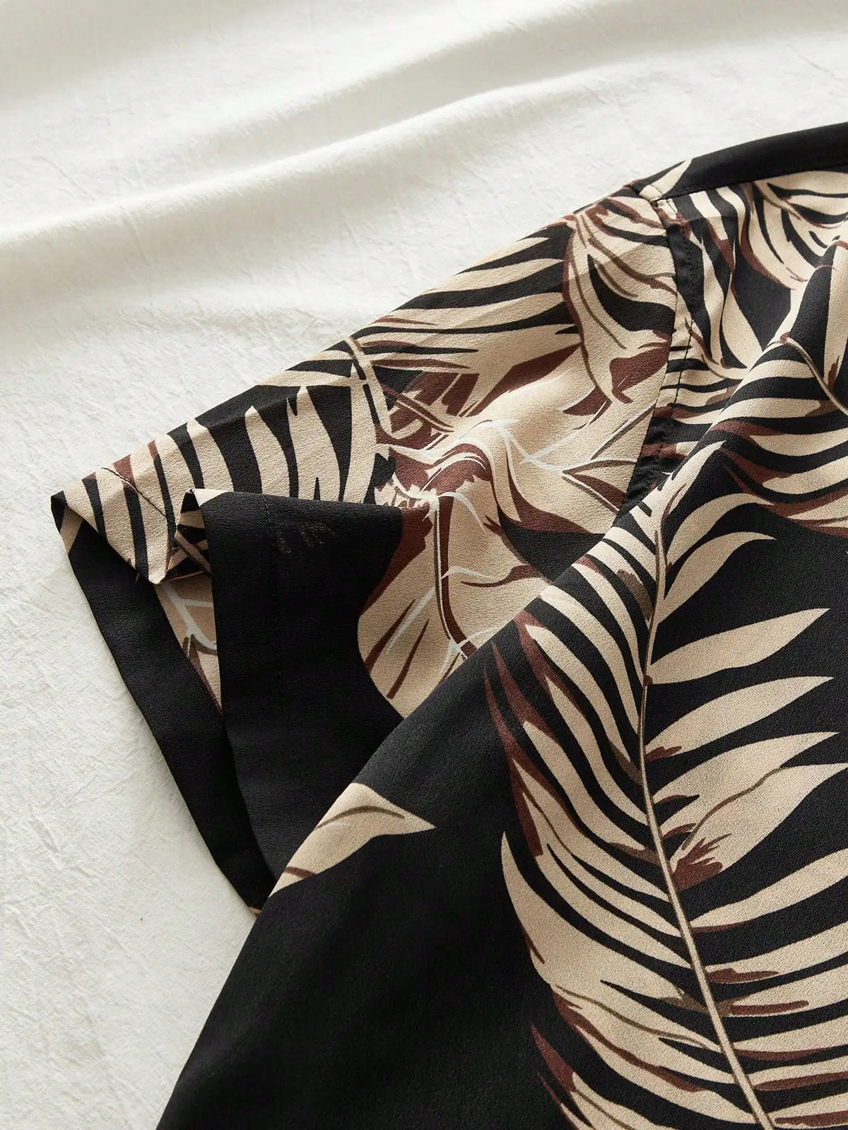 Men's Short Sleeve Woven Shirt with Tropical Leaf Print, Slim Fit, Casual Beach Style