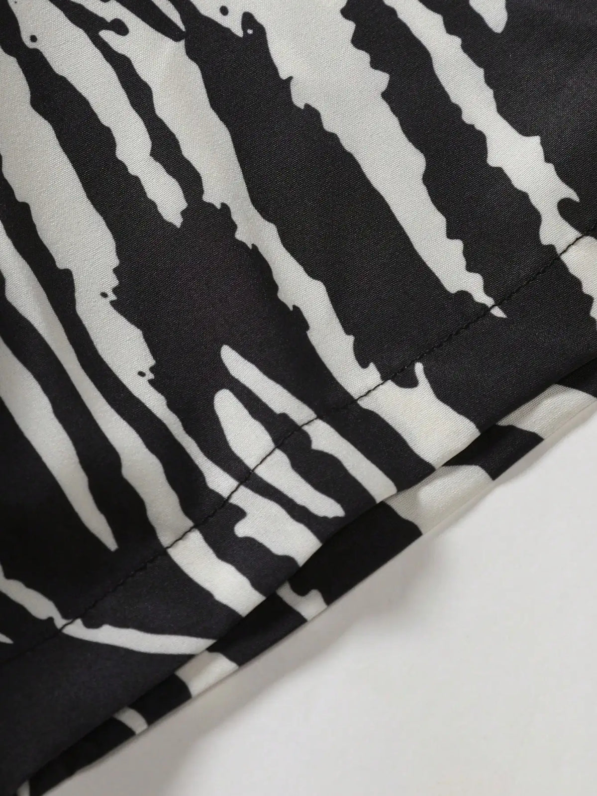 Men's Casual Short Sleeve Shirt with Bold Zebra Print Pattern