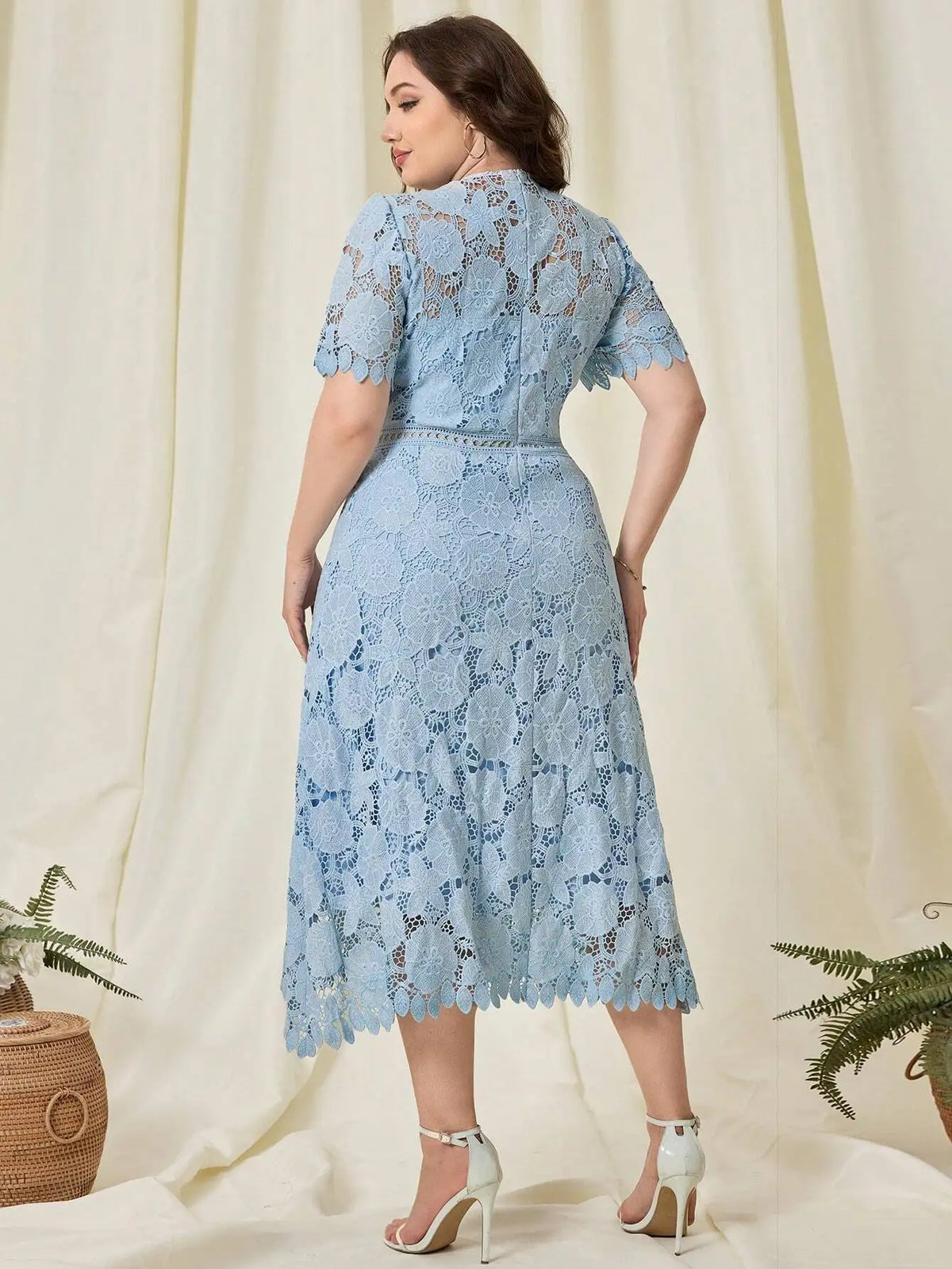 Plus Size Elegant Lace Waist Cinched Midi Dress For Summer Wedding Guest