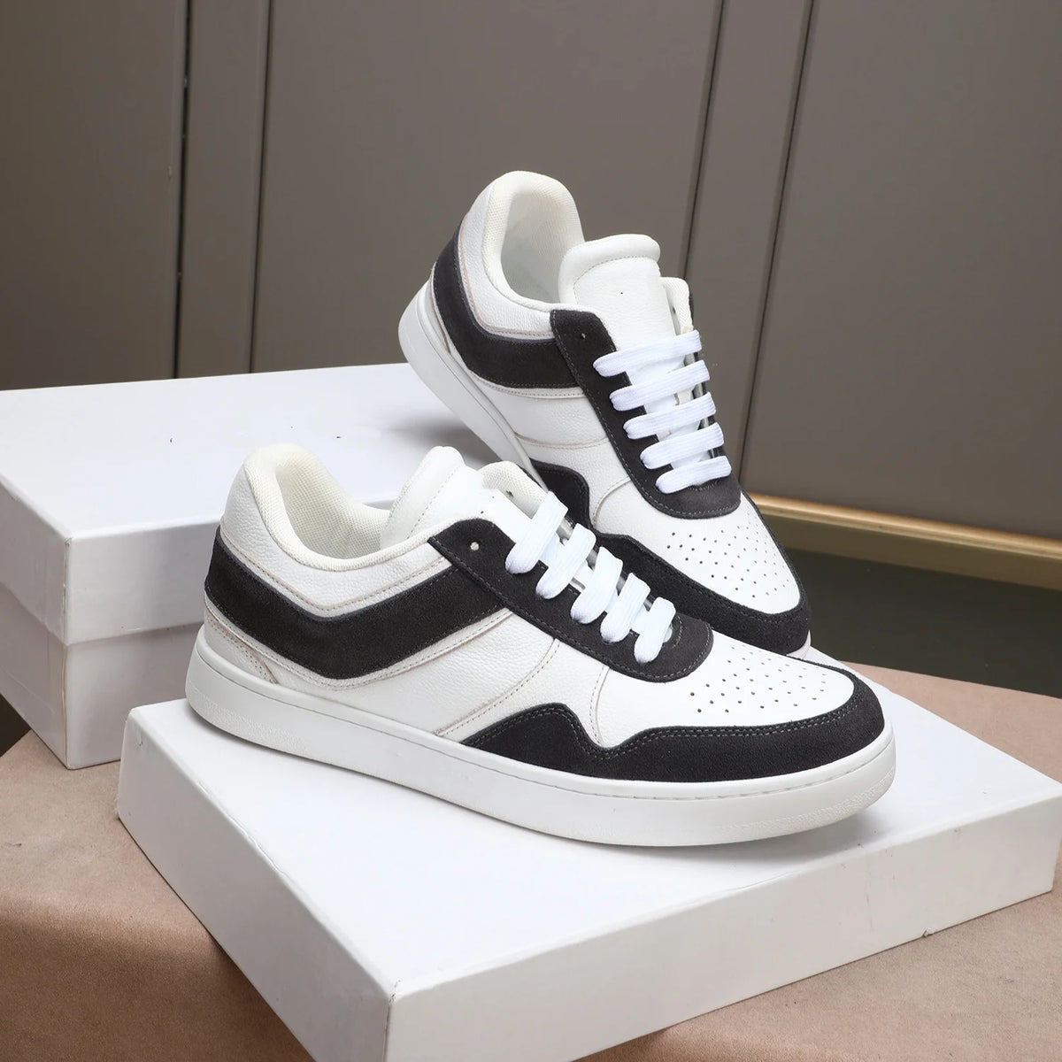 Women MEN Casual Shoes White Flat Board Shoess Balance Technology Press Insole Comfort Sneakers Luxury Brand 2025 New