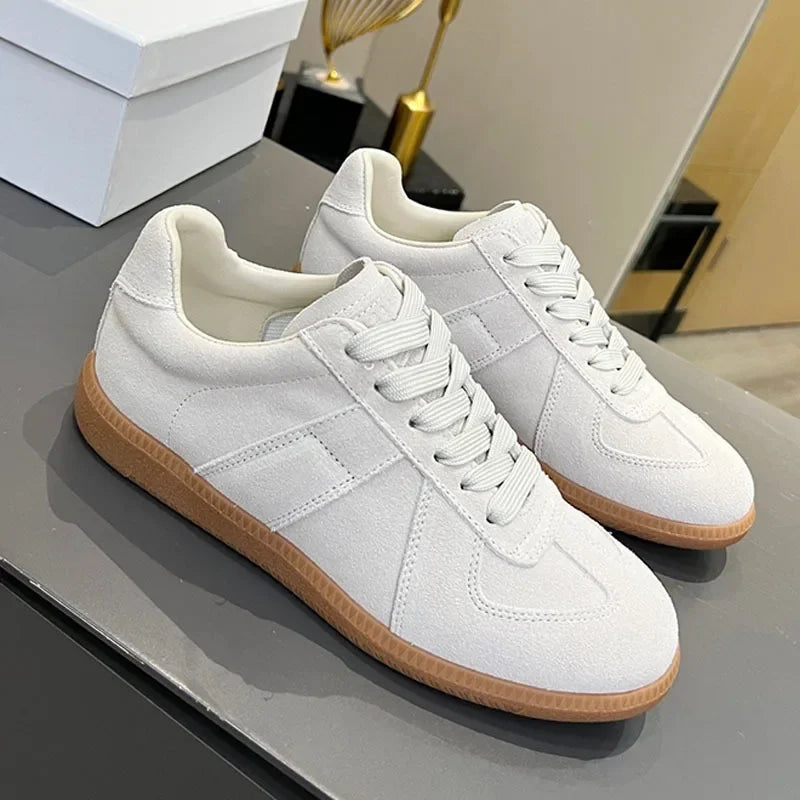 Suede Leather Patchwork Casual Shoes Women Round Toe Lace Up Flats Training Shoes Autumn Sneakers Comforatble Couple Shoes