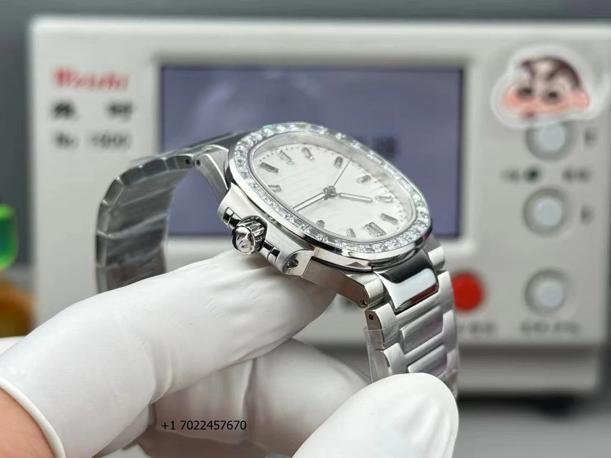 Fashionable, Avant-garde, Luxurious, Diamond-encrusted Bezel, Ultra-thin 8.3mm Diving Date Display Automatic Mechanical Watch