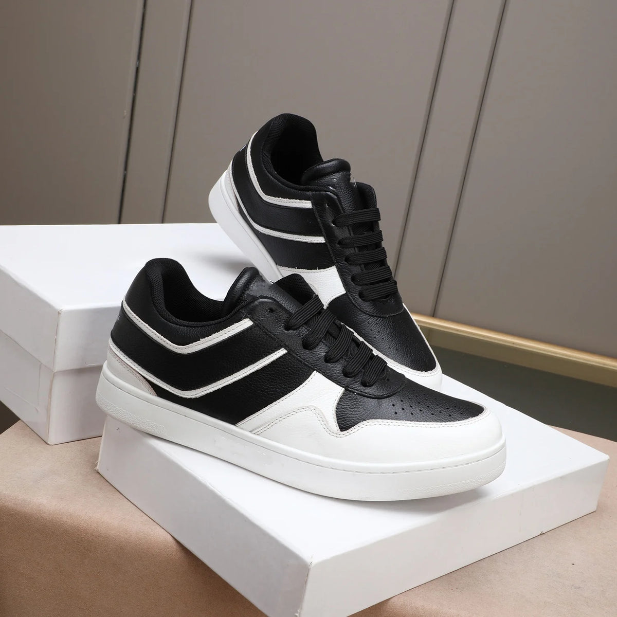 Women MEN Casual Shoes White Flat Board Shoess Balance Technology Press Insole Comfort Sneakers Luxury Brand 2025 New