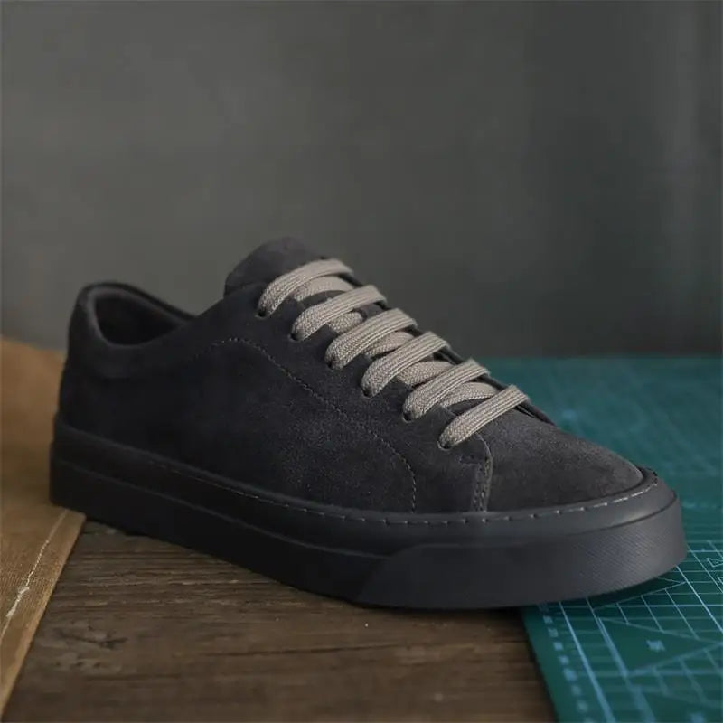 2026 New Men's Suede Skate Shoes Korean Style Vintage Low Top Casual Shoes Soft Sole Fashion Sneakers