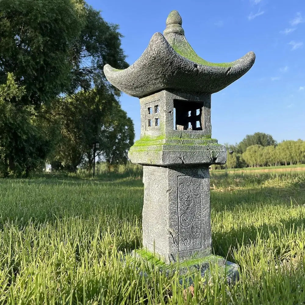 31.5’’High Japanese Pagoda Statue Moss-Covered Retro Miniature Tower Lantern Garden Decoration igurines Outdoor Asian Decoration
