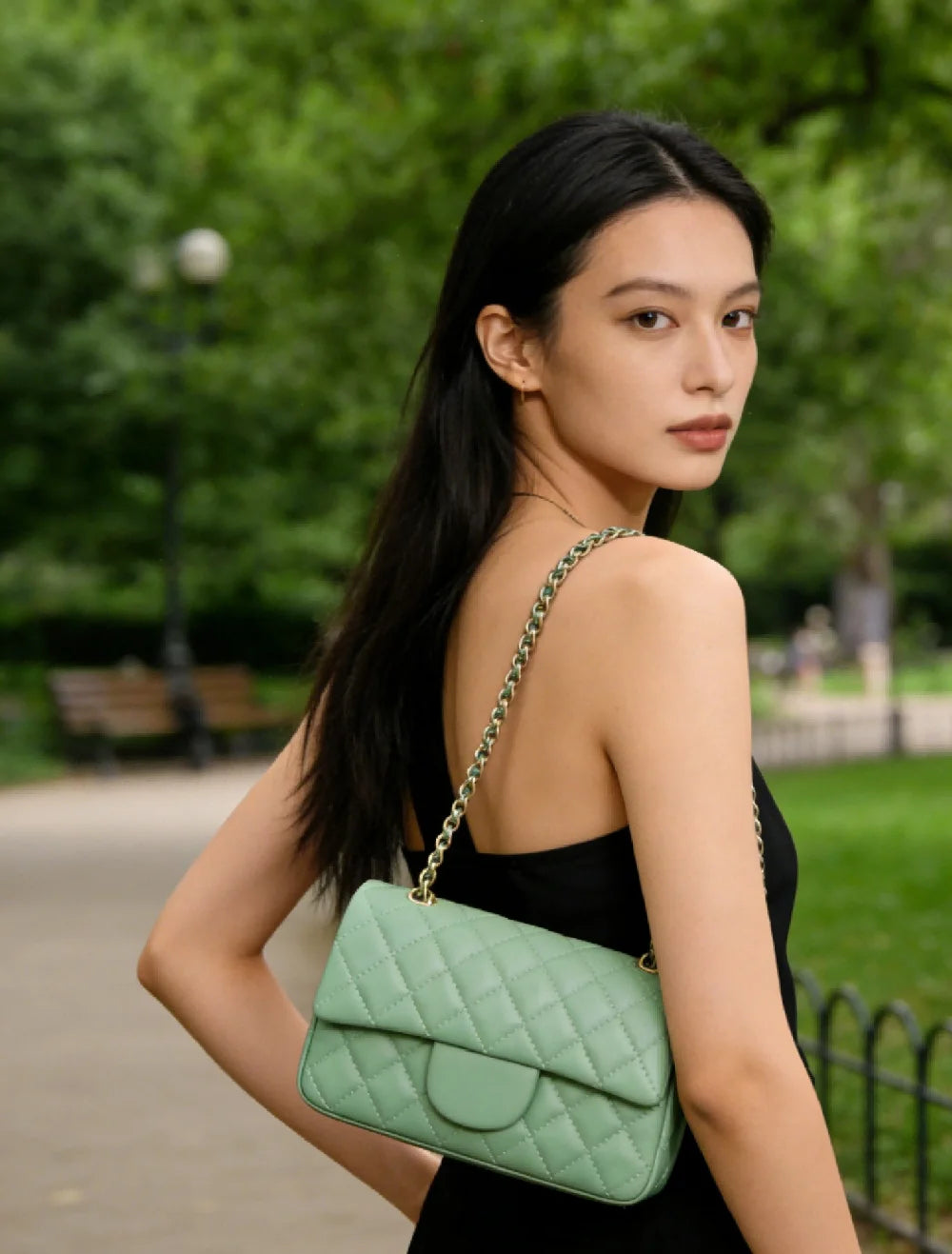 Elegant Green Quilted Leather Shoulder Bag for Women Luxury Flap Crossbody Handbag with Chain Strap for Daily Commute