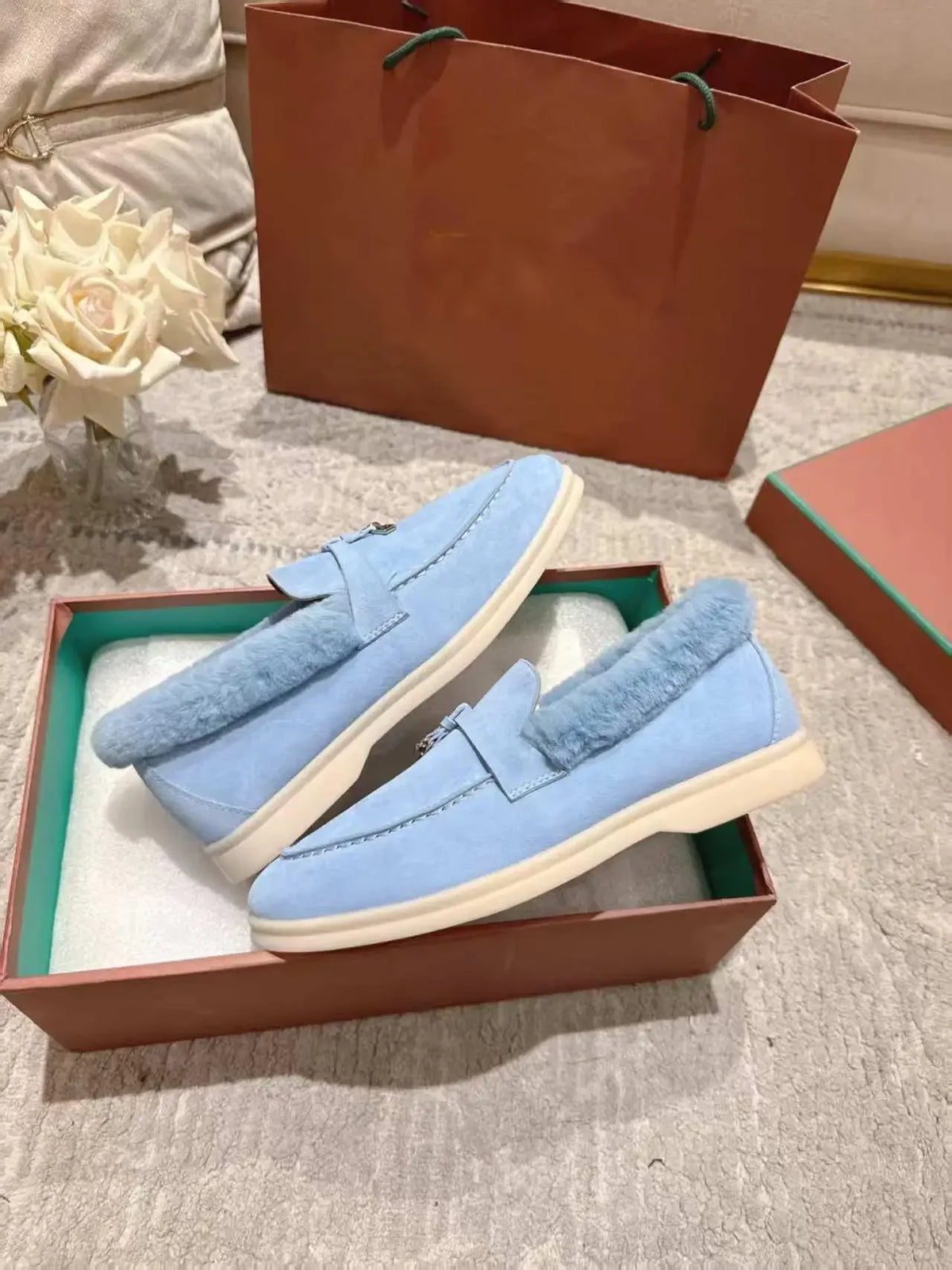 High-quality winter women's round-toed flat loafers made of genuine leather, stylish one-piece casual rubber slippers