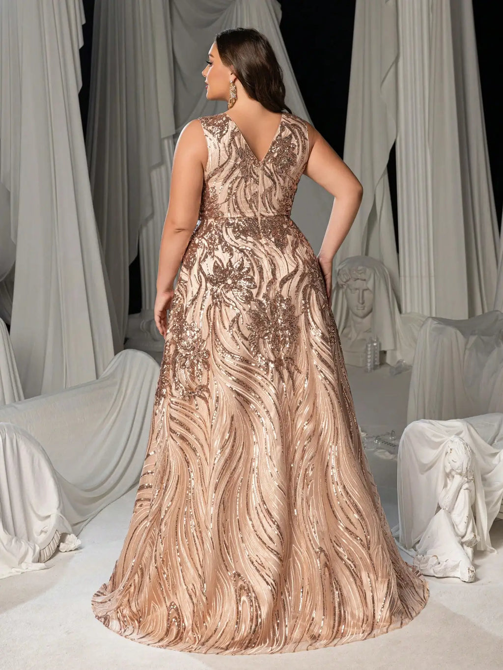 Plus Size Sleeveless V-Neck Evening Gown With Sequins And Embroidery Formal Dress For Wedding Gala Party