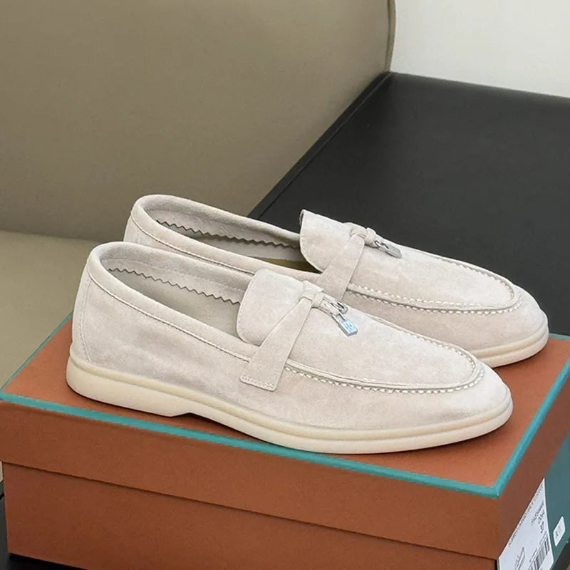 Designer Style 2026 New Classic British Style Loafers Fringed Metal Buckle One Pedal Flat Couple Shoes