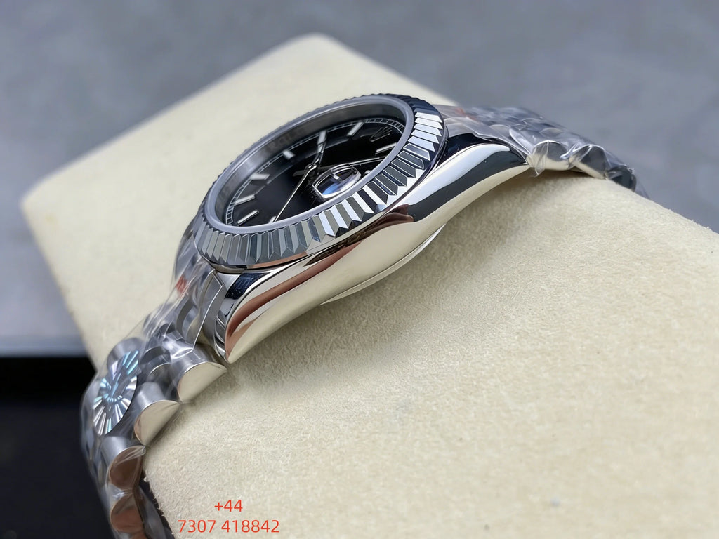 Customized luxury women's watch, featuring a 31mm dial, stainless steel strap, and fully automatic mechanical movement