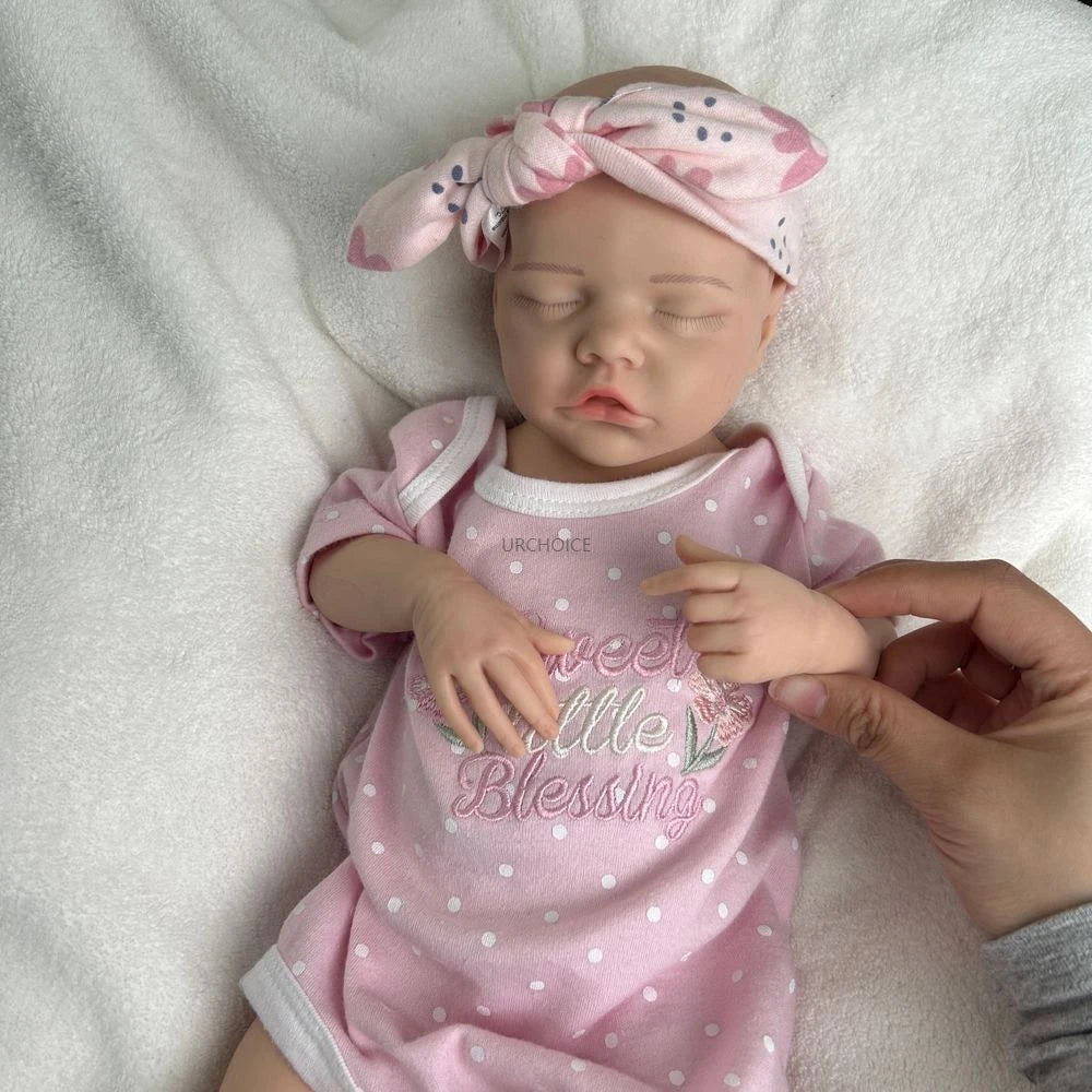 17Inch 3D Skin Realistic Silicone Reborn Baby Girl Pretty Weighted Waterproof Newborn Doll for Parenting Practice Birthday Gift