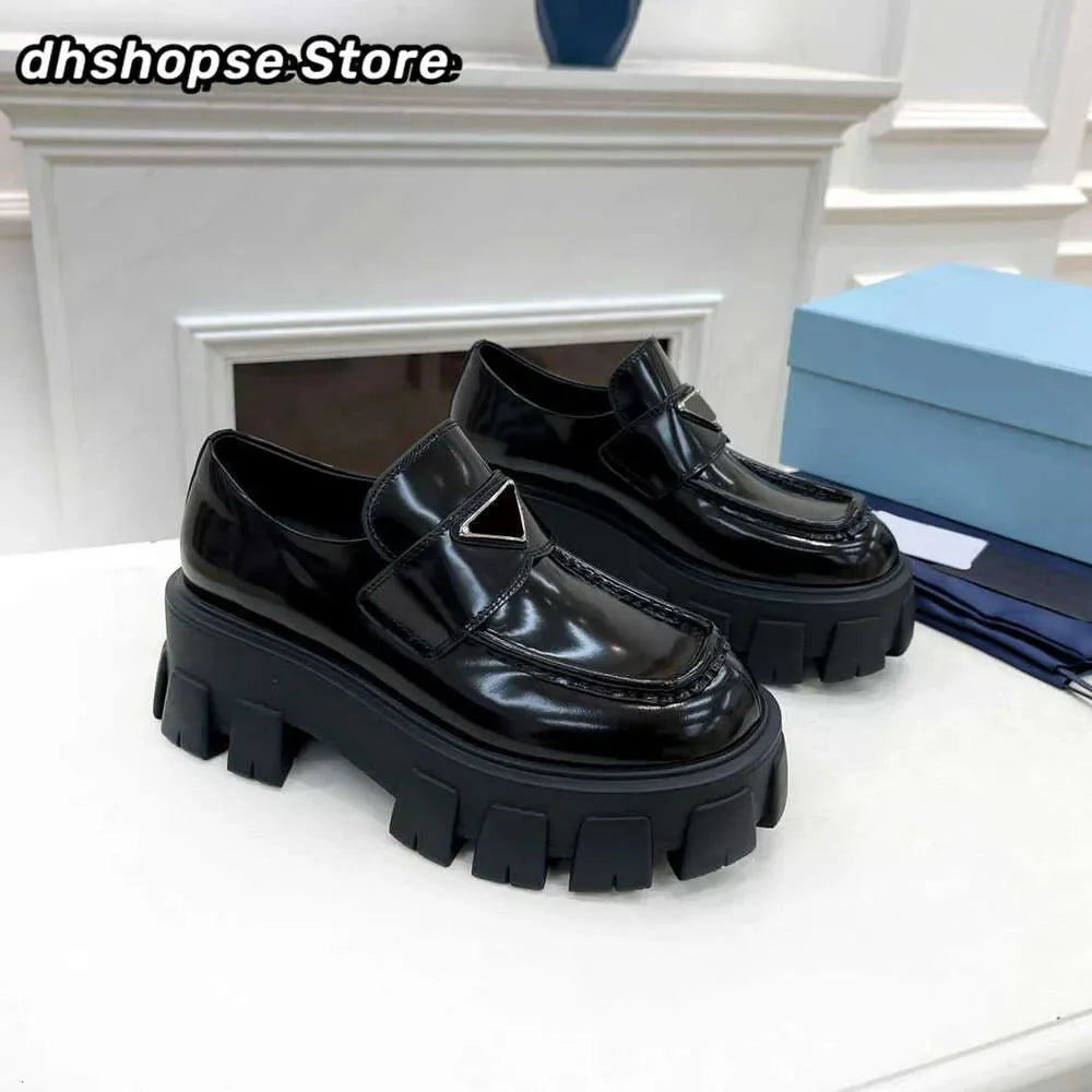 Designer Loafers Shoes Men Women Soft Cowhide Platform Sneakers Thick Bottom Shoe P Rubber Black Shiny Leather Chunky Round Head