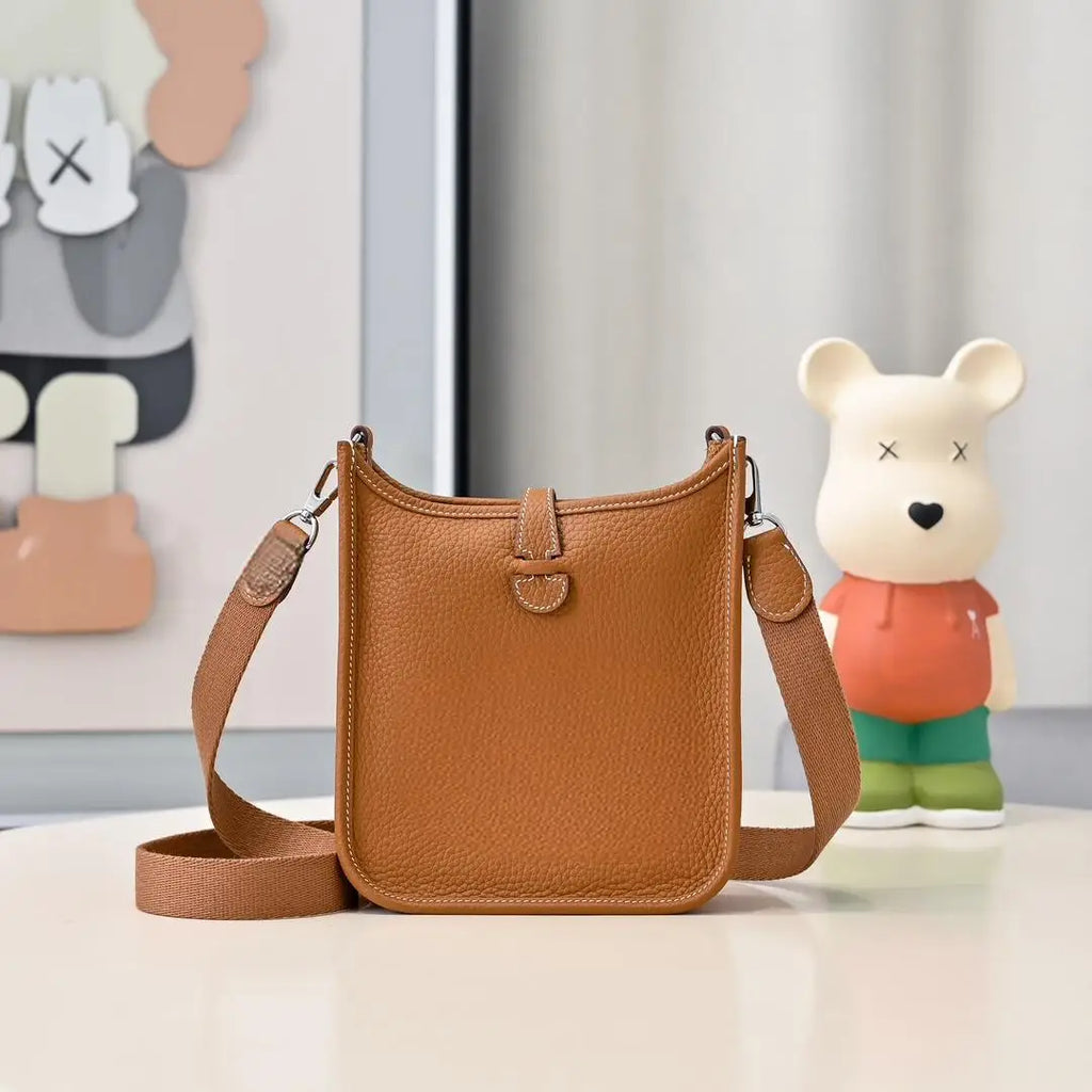 Women's Light Grey Minimalist Hobo Shoulder Bag, Soft & Slouchy Crossbody for Laid-Back Casual Fashion Looks
