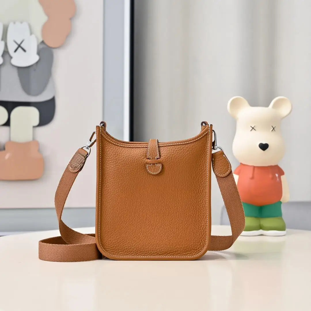 Women's Light Grey Minimalist Hobo Shoulder Bag, Soft & Slouchy Crossbody for Laid-Back Casual Fashion Looks