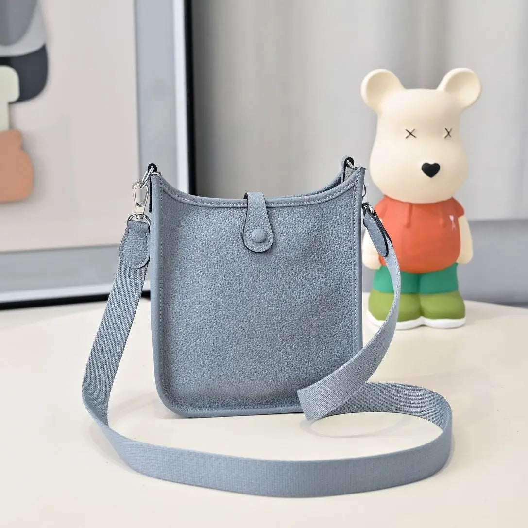Women's Light Grey Minimalist Hobo Shoulder Bag, Soft & Slouchy Crossbody for Laid-Back Casual Fashion Looks