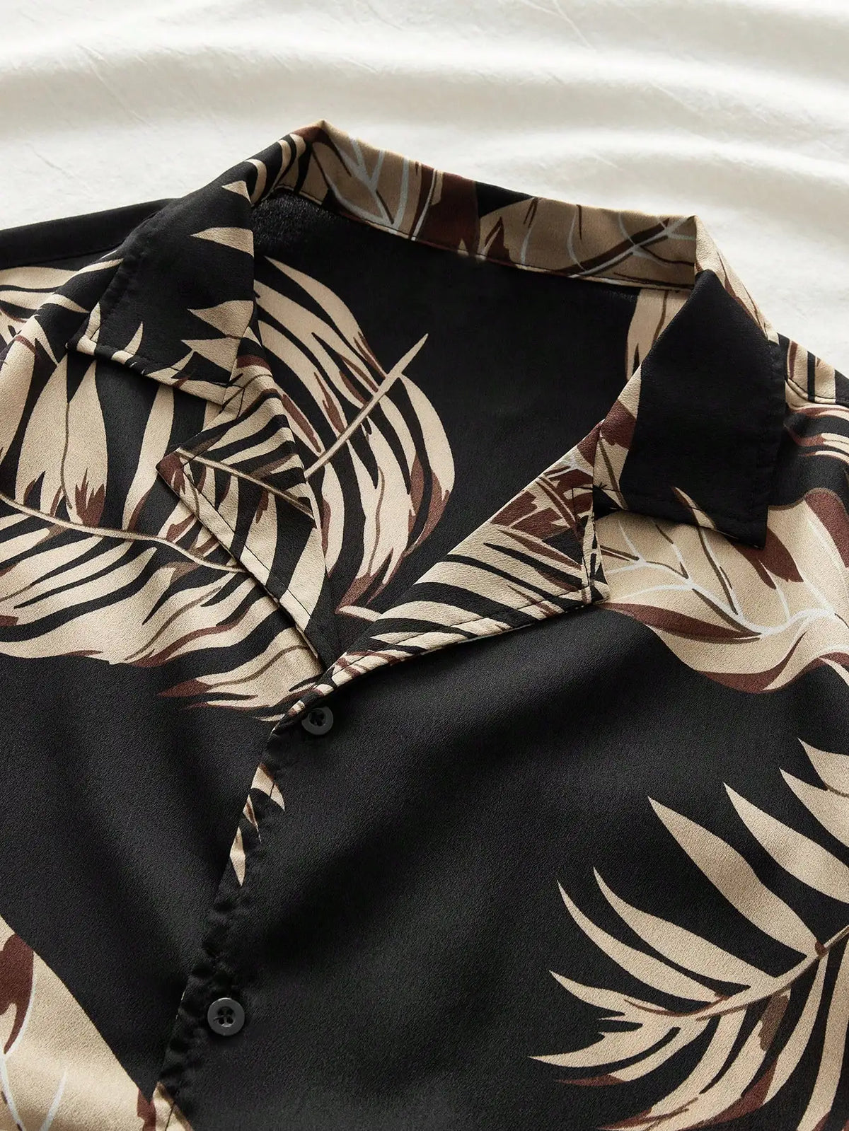 Men's Short Sleeve Woven Shirt with Tropical Leaf Print, Slim Fit, Casual Beach Style