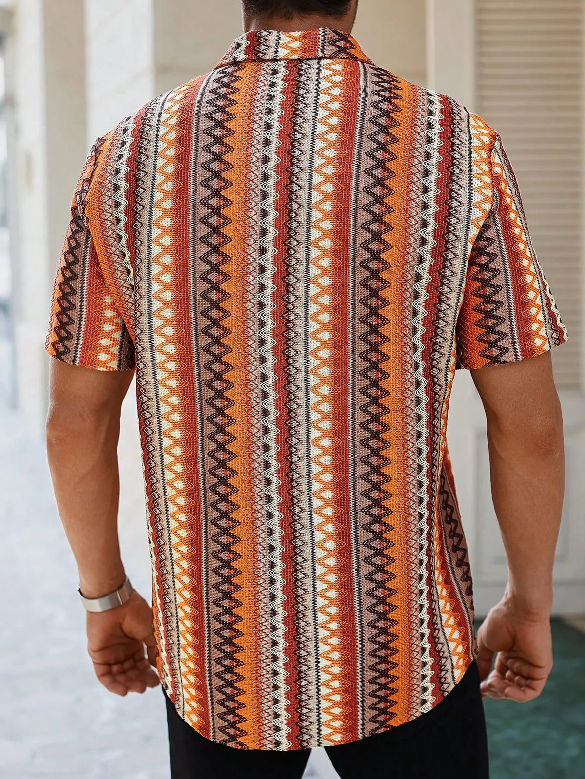 Men's Casual Short-Sleeve Shirt with Bohemian Geometric Stripe Pattern, Crochet-Knit Texture, Button-Front Design