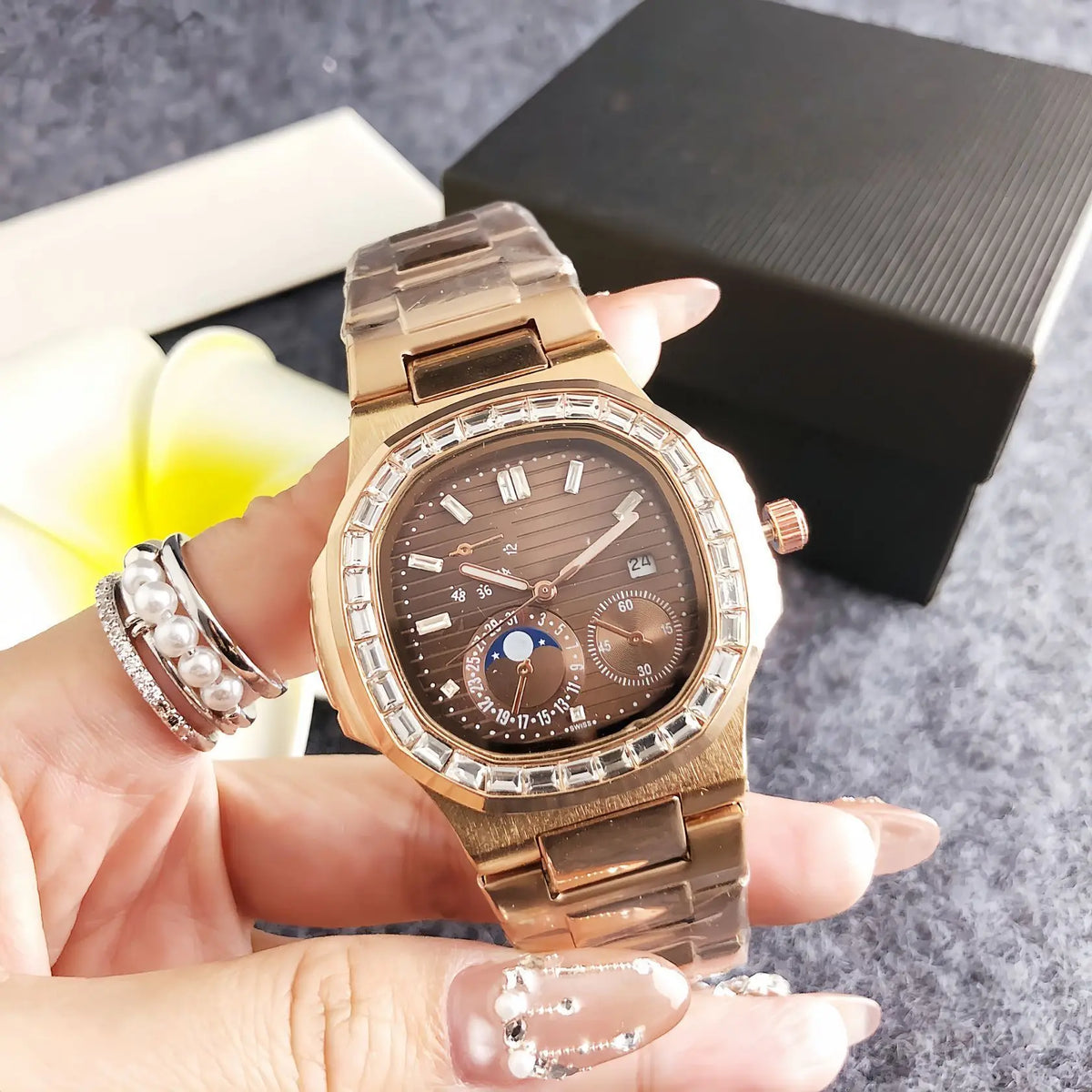 High-end Luxury Watch with Calendar and Double Bezels, Retro Style, Water-resistant, Large Dial, for Women