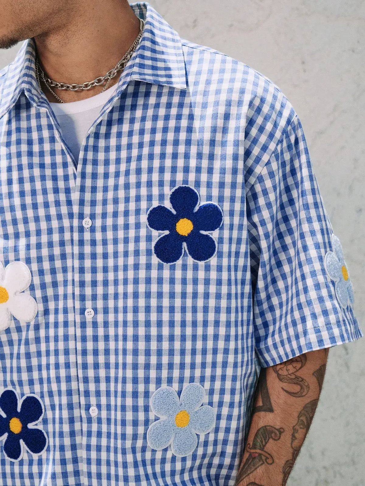 Men's Blue White Gingham Short Sleeve Shirt with 3D Floral Appliqué, Casual Summer Wear