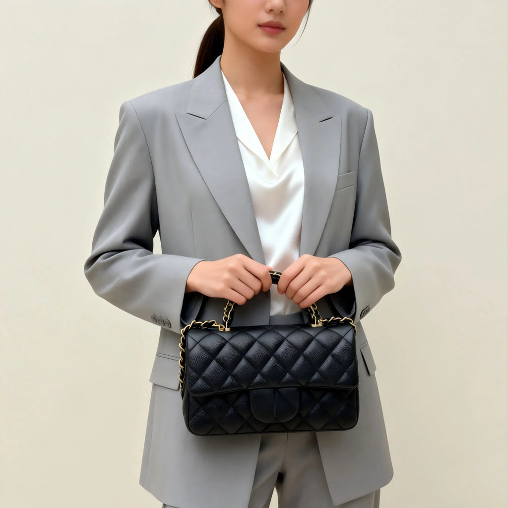 Genuine leather shoulder bag, an elegant quilted genuine leather shoulder bag with a chain strap, women's handbag.