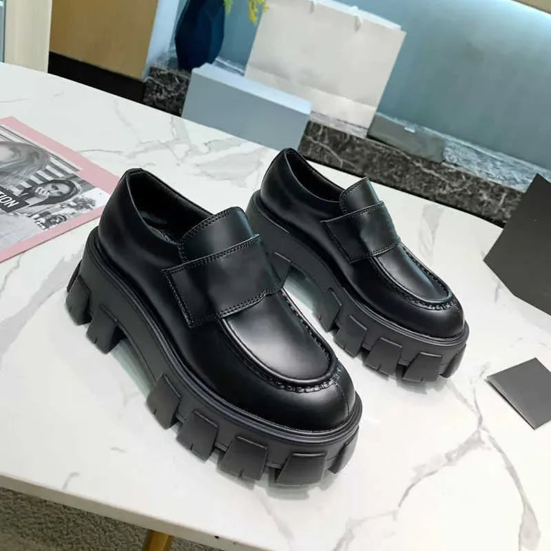 Monolith Brushed Leather Pointed Loafers Designer Women Shoes Platform Trainers Black White 55 mm Chunky Lug Sole with the ename