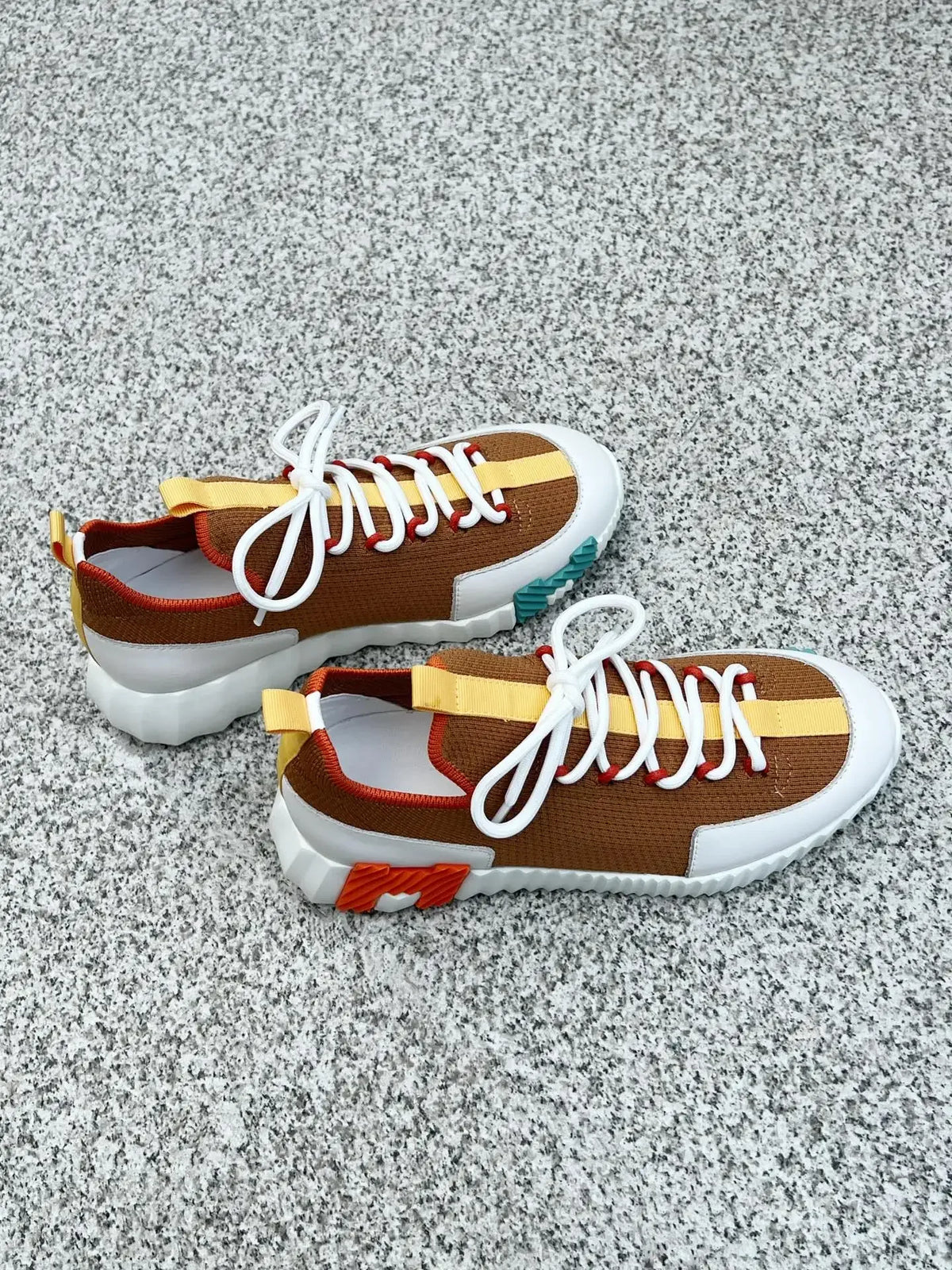 Designer Men's Casual Sport Shoes Versatile Breathable Mesh Upper Trendy Slip-On Board Shoes High-End Sensation White Sneakers
