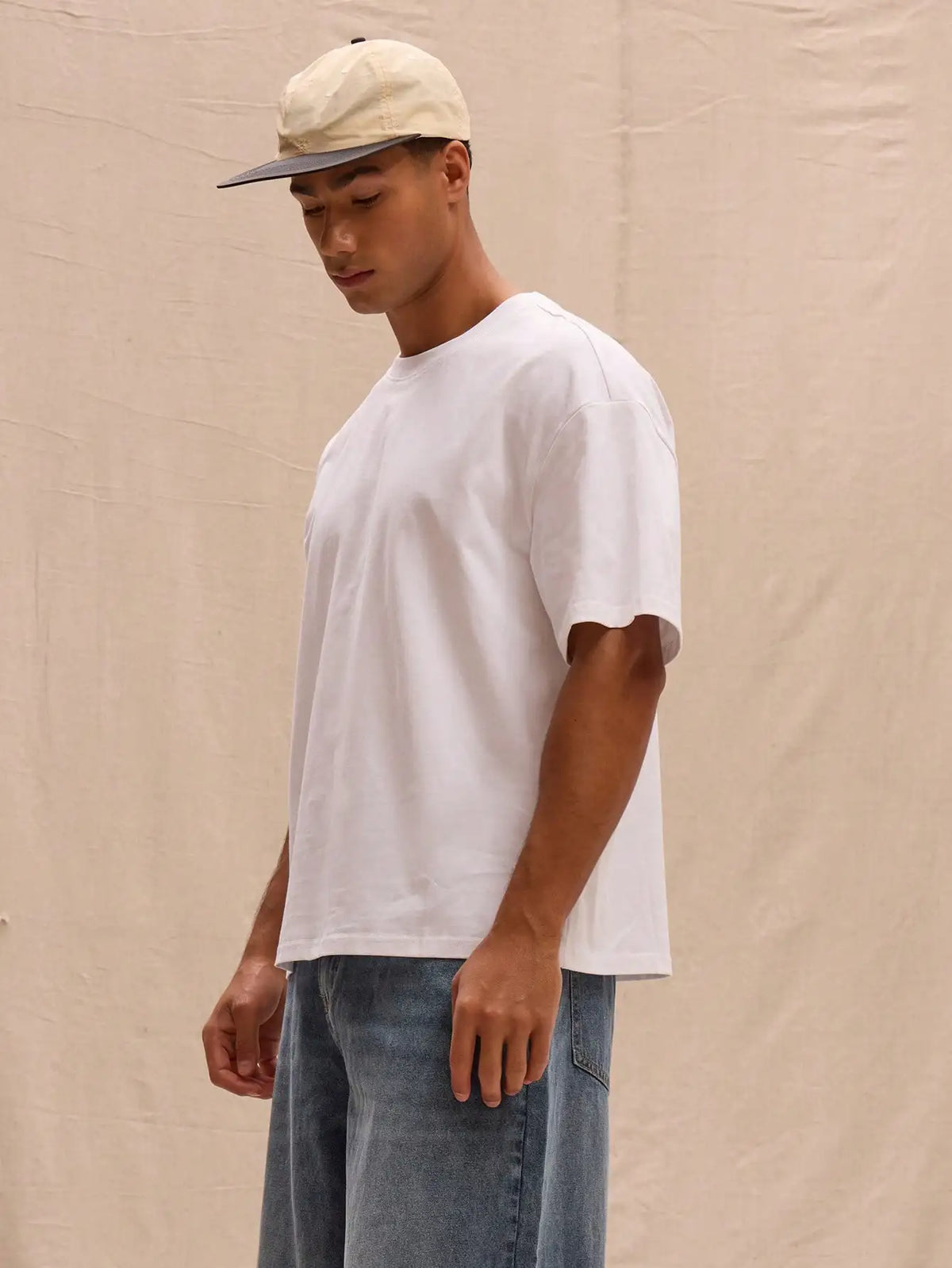 Oversized Boxy Fit White T-Shirt for Spring Summer Street Style Casual Wear