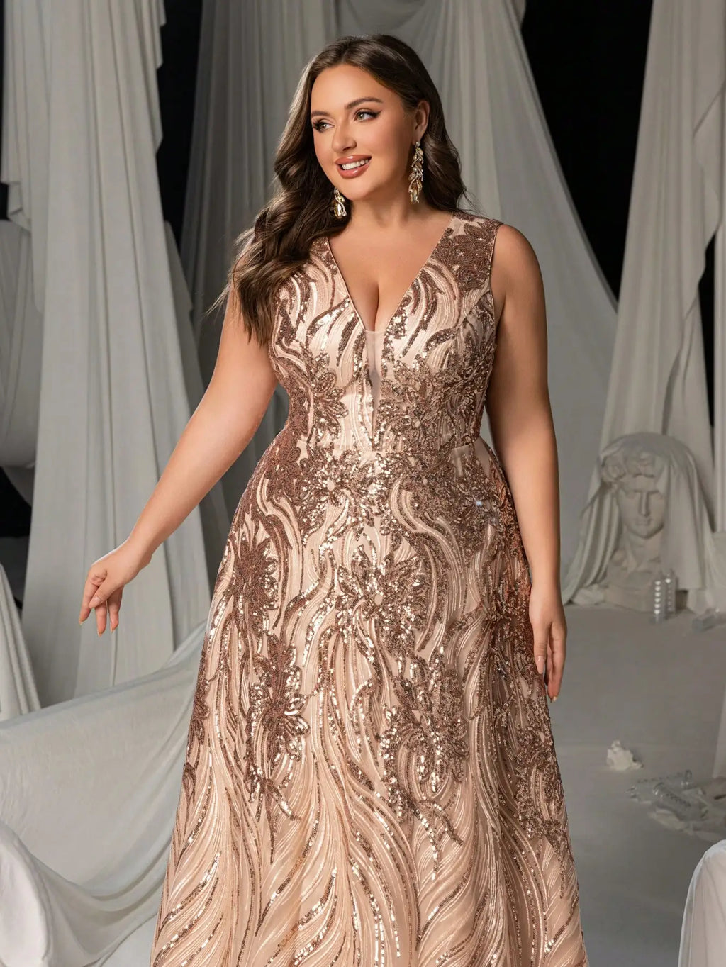 Plus Size Sleeveless V-Neck Evening Gown With Sequins And Embroidery Formal Dress For Wedding Gala Party