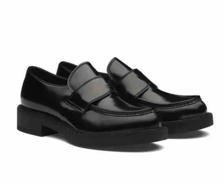 Monolith Brushed Leather Pointed Loafers Designer Women Shoes Platform Trainers Black White 55 mm Chunky Lug Sole with the ename