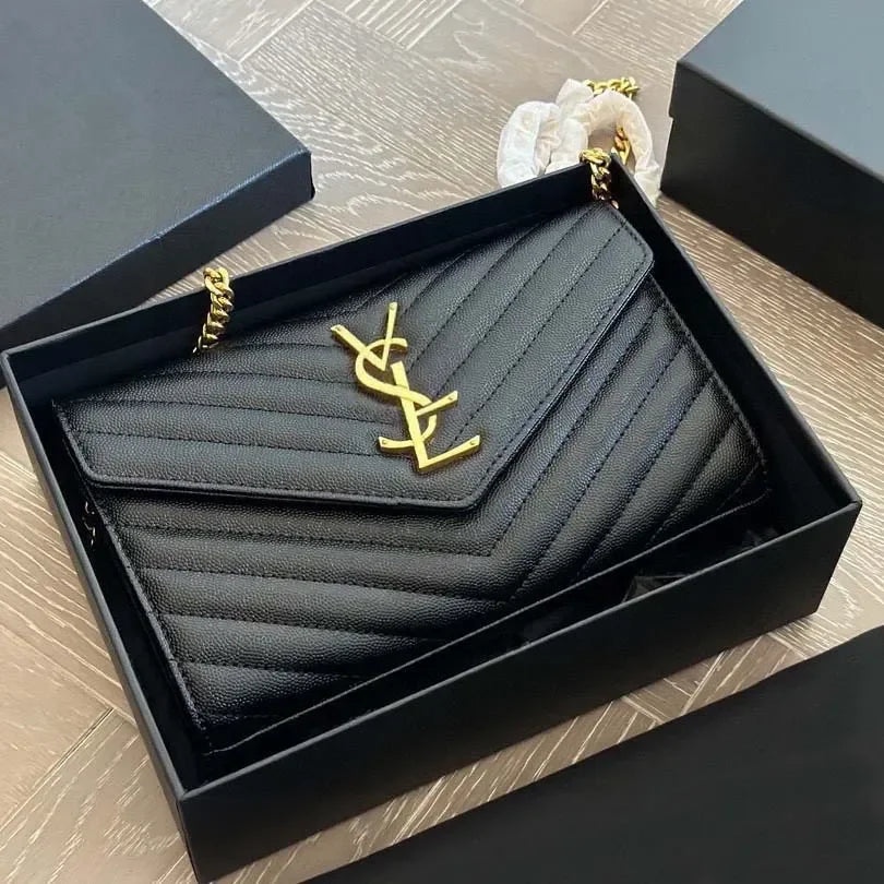 Everyday Evening crossbody bag Gold chain strap bag Clutch bag Travel-friendly compact bag Convertible bag women's bag