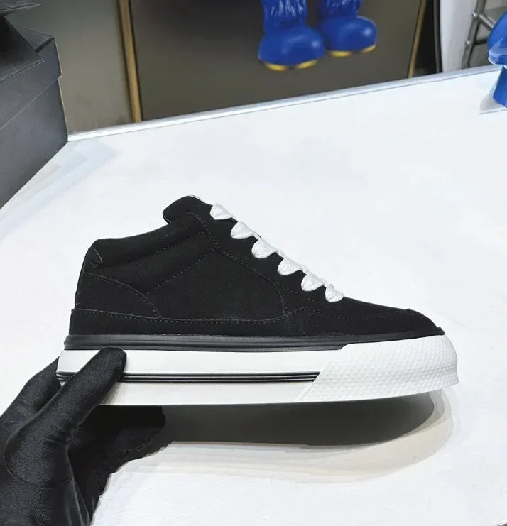 2026 Designer Brand Leather Thick-soled Panda Board Shoes Fashion Inner Height Increase Casual Shoes Round Head Wear-resistant
