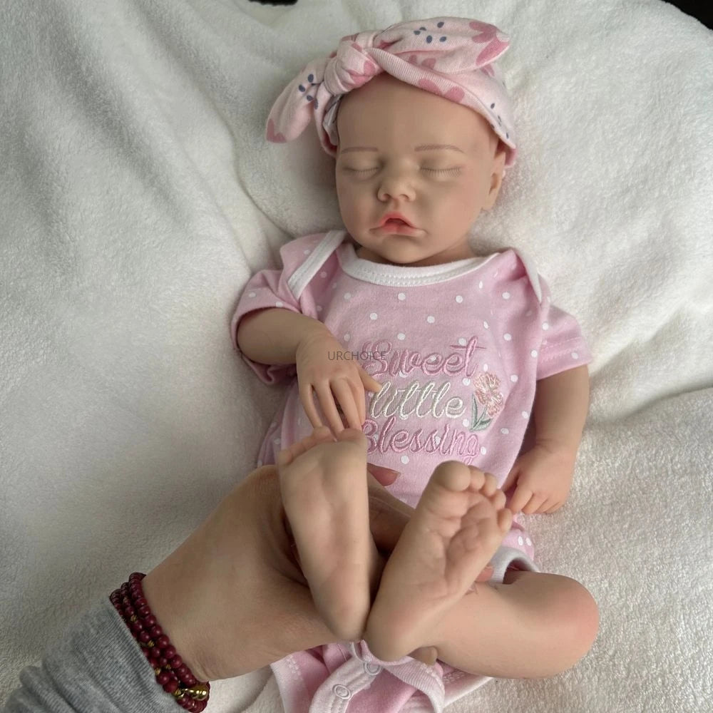 17Inch 3D Skin Realistic Silicone Reborn Baby Girl Pretty Weighted Waterproof Newborn Doll for Parenting Practice Birthday Gift