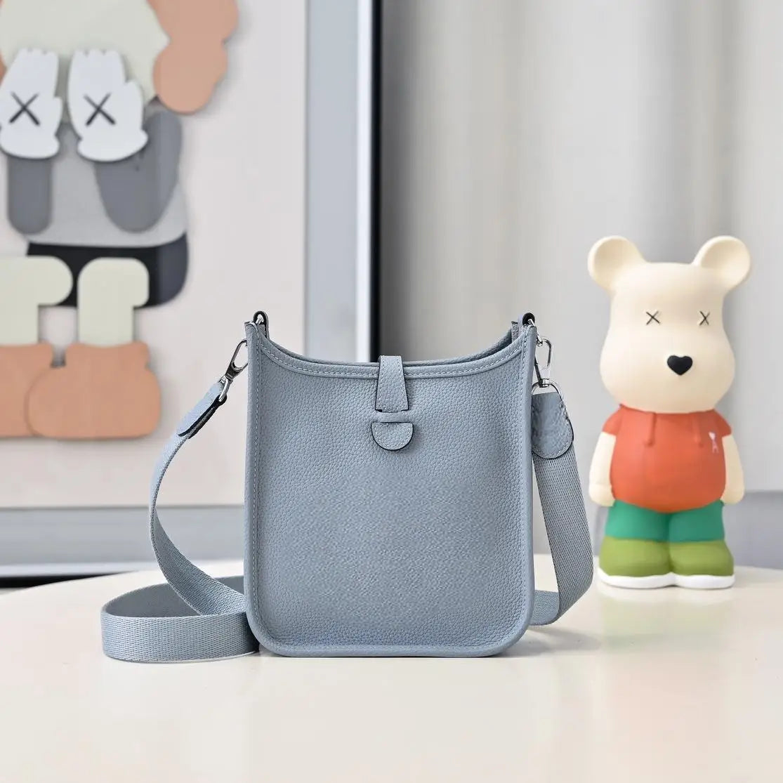 Women's Light Grey Minimalist Hobo Shoulder Bag, Soft & Slouchy Crossbody for Laid-Back Casual Fashion Looks