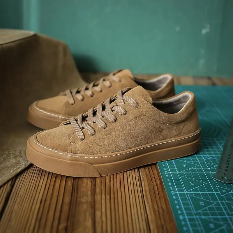 2026 New Men's Suede Skate Shoes Korean Style Vintage Low Top Casual Shoes Soft Sole Fashion Sneakers