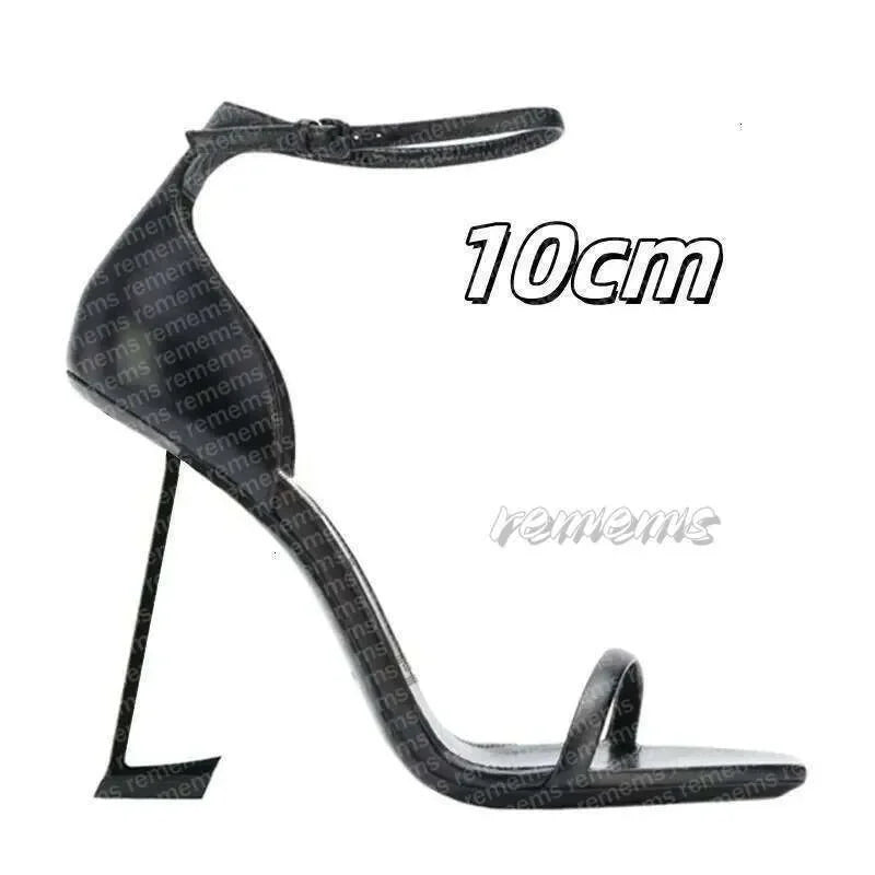 Designers' high heels, women's fishmouth, thin slippers, letters and empty high-heeled sandals, pointed shoes. size 35-41 000