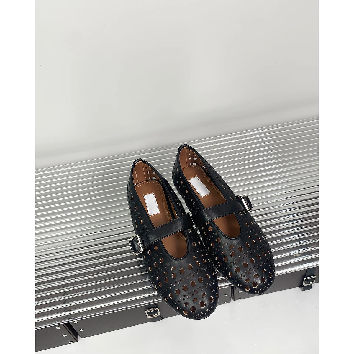 Women Flats Fashion Brand Real Leather Outdoor Flats Comfort Ladies Shoes Rubber Sole Rhinestones crystals design shoes