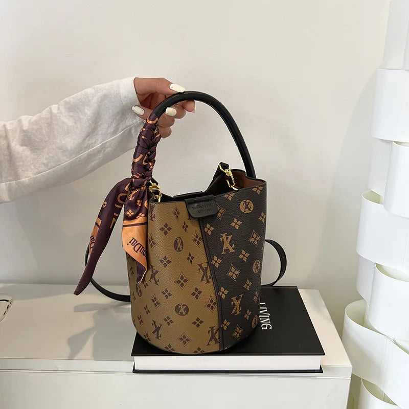NEW Luxury Designer Women'S Shoulder Bag High-End Fashional Water Bucket Bag Crossbody Bags Unique Women Clutch Travel Tote Bag