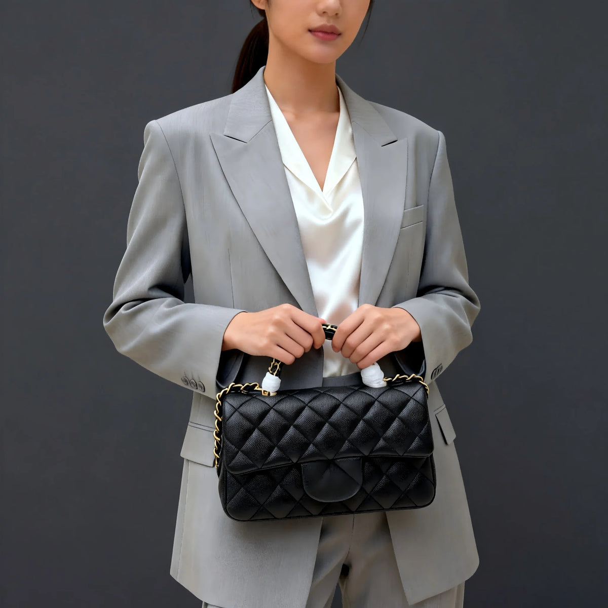 Genuine leather shoulder bag, an elegant quilted genuine leather shoulder bag with a chain strap, women's handbag.