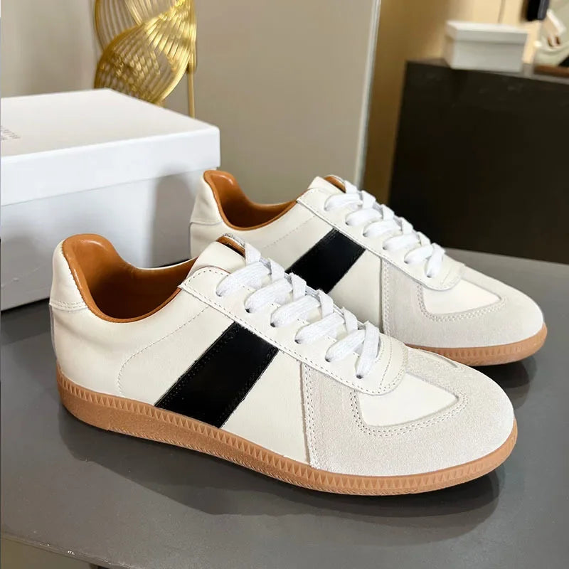 Suede Leather Patchwork Casual Shoes Women Round Toe Lace Up Flats Training Shoes Autumn Sneakers Comforatble Couple Shoes