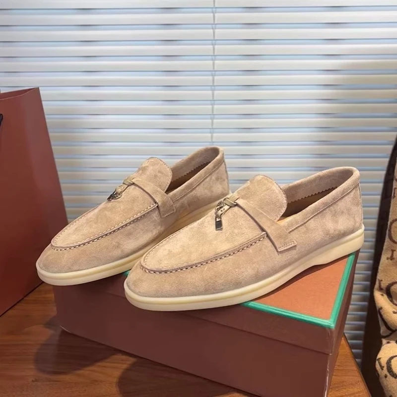 Designer Style 2026 New Classic British Style Loafers Fringed Metal Buckle One Pedal Flat Couple Shoes