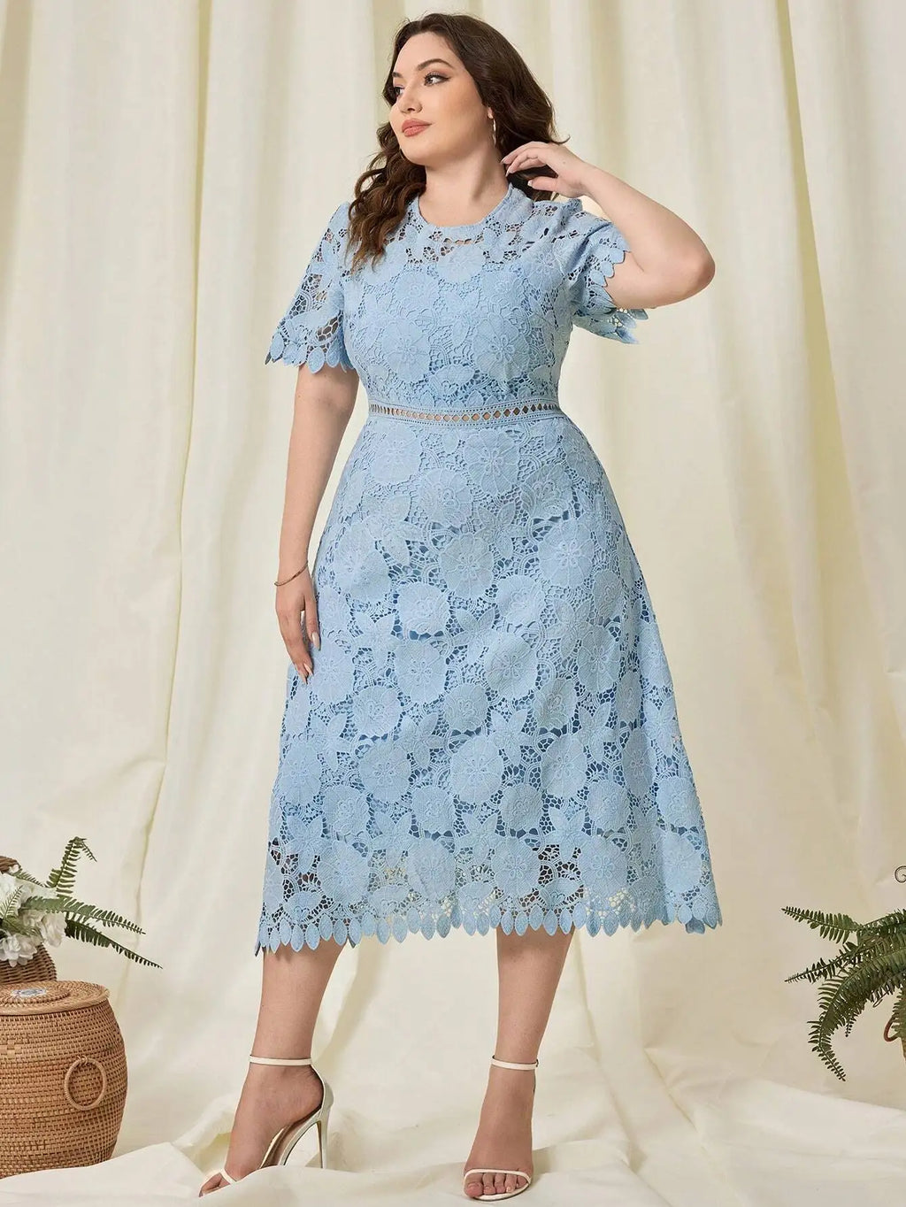 Plus Size Elegant Lace Waist Cinched Dress For Summer Wedding Guest