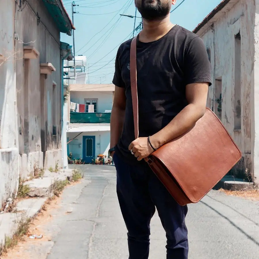 inch Vintage Crossbody Full Grain Leather Laptop Messenger Bag