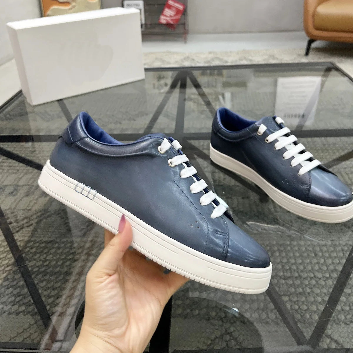 2026 New Men's Fashion Leather Casual Shoes Breathable Comfortable Low Top Flat Sneakers Versatile Trendy Walking Shoes