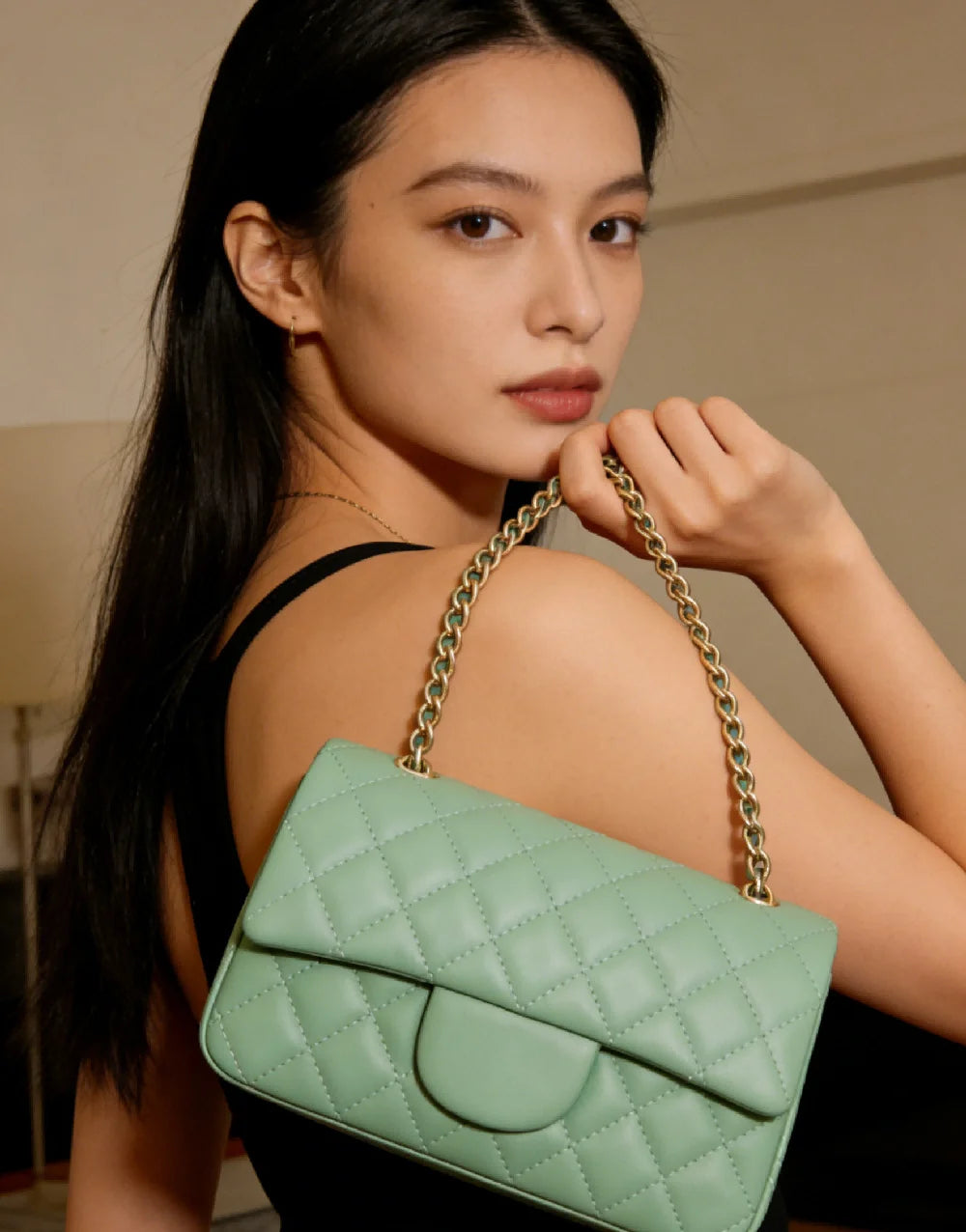 Elegant Green Quilted Leather Shoulder Bag for Women Luxury Flap Crossbody Handbag with Chain Strap for Daily Commute